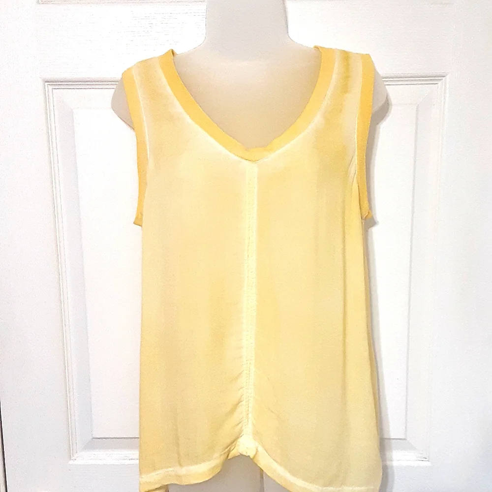Bella Dahl Yellow Sleeveless Top/Tank Size Small.